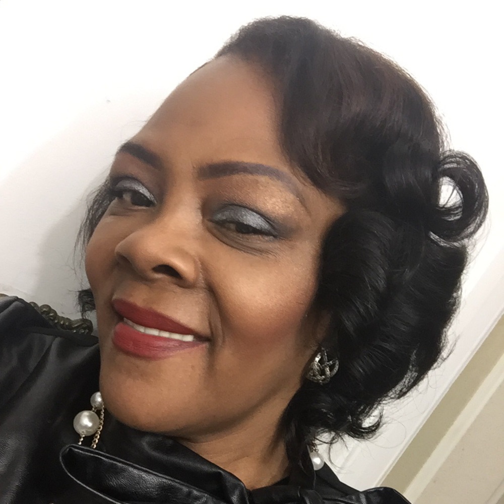 Meet your Posher, Denise